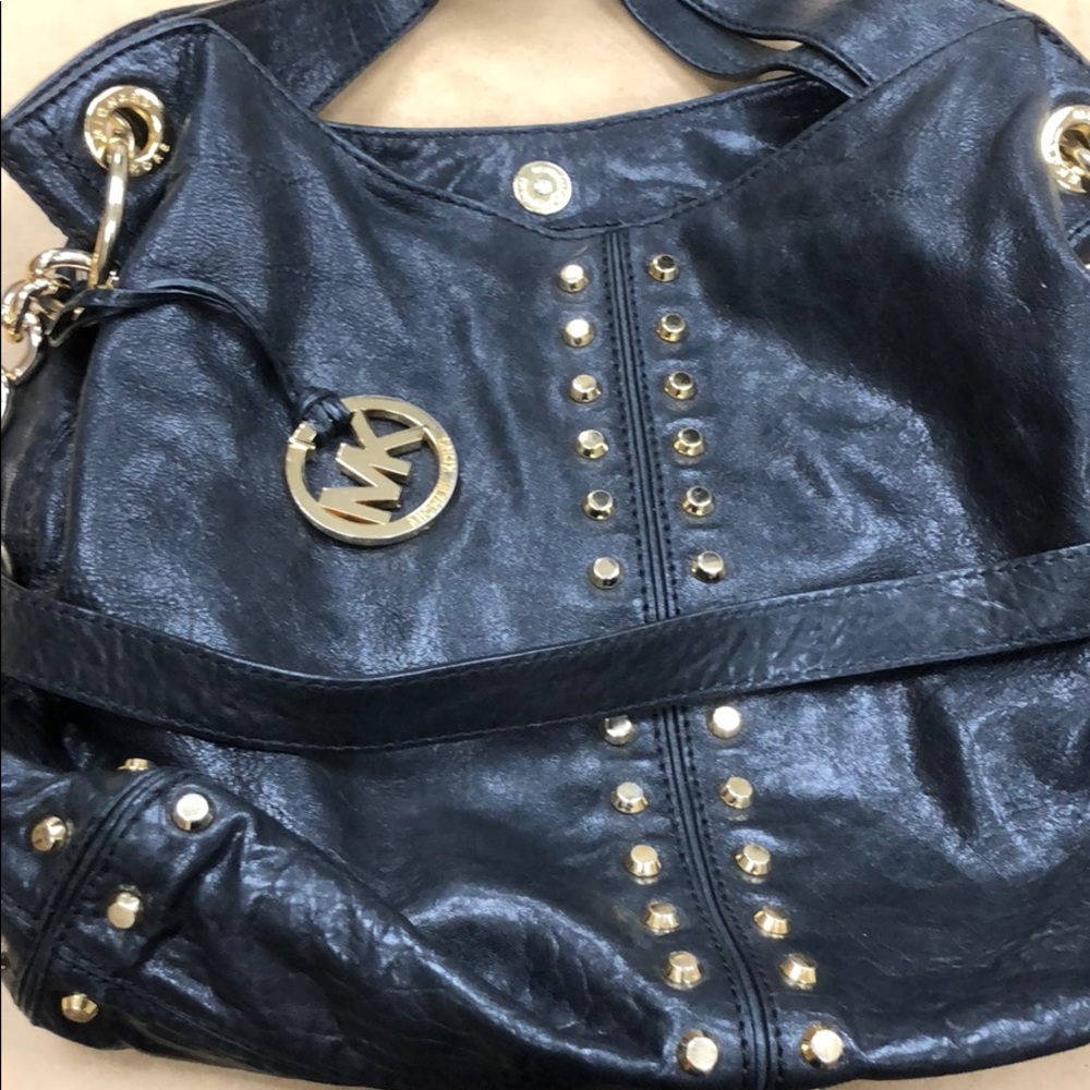 Michael kors black leather with gold links